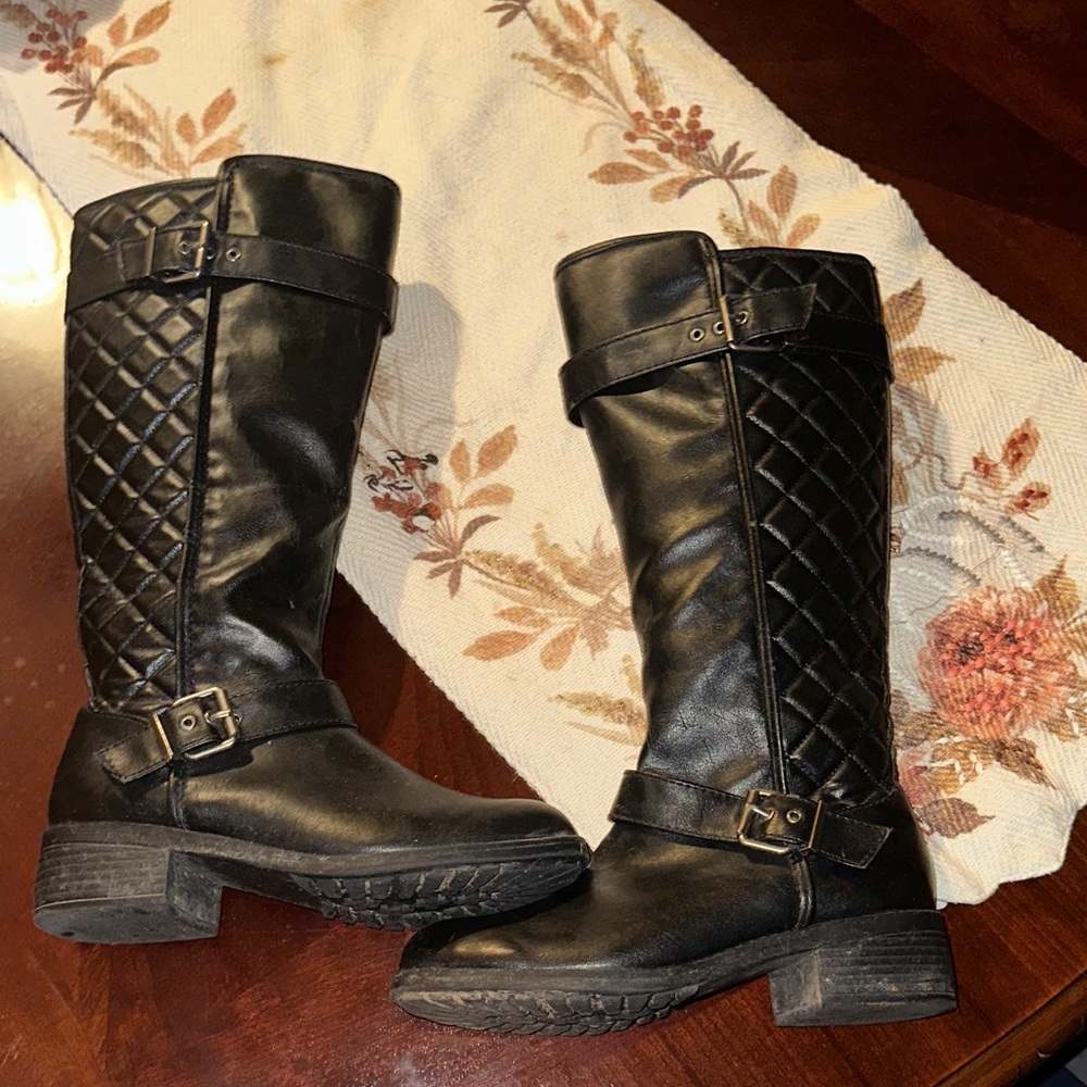 JustFab Black Quilted Heeled Boots